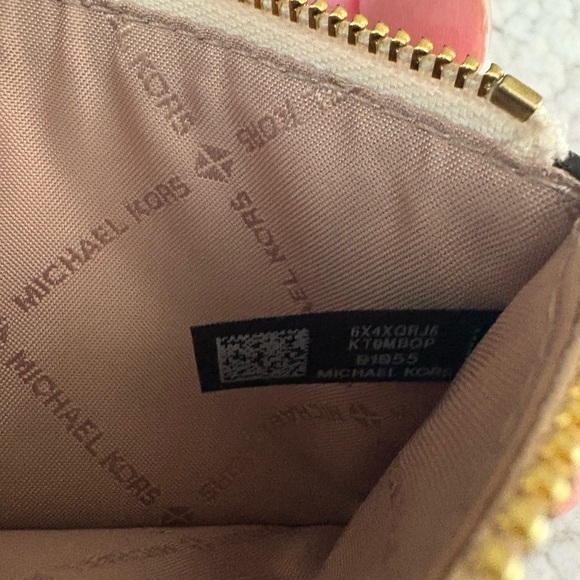 Michael Kors Croc-Embossed Jet Set Travel Medium Card Holder- Light Cream - Picture 8 of 8